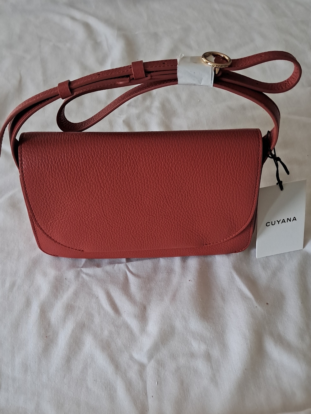 Cuyana Concertina Shoulder Bag. Dark Coral.